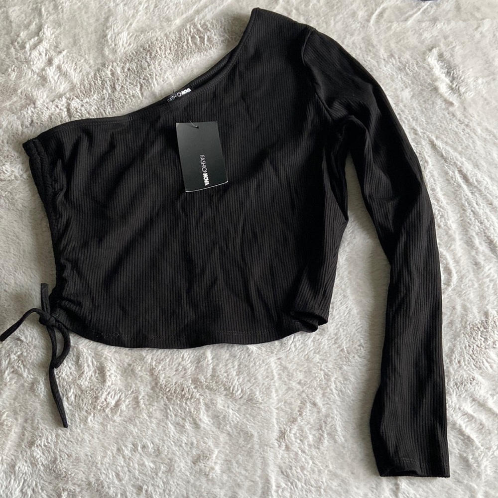 Fashion Nova Top size 1X Color Black